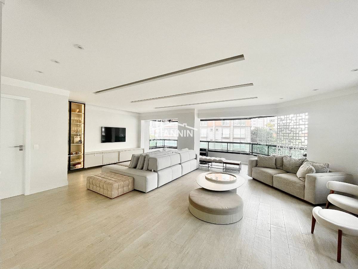 Apartamento à venda em São Paulo, Aclimação, com 3 quartos, 192m²