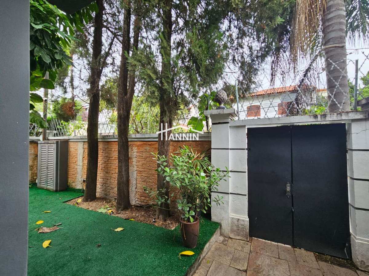 Casa à venda em São Paulo, Ibirapuera, com 4 quartos, 258m²